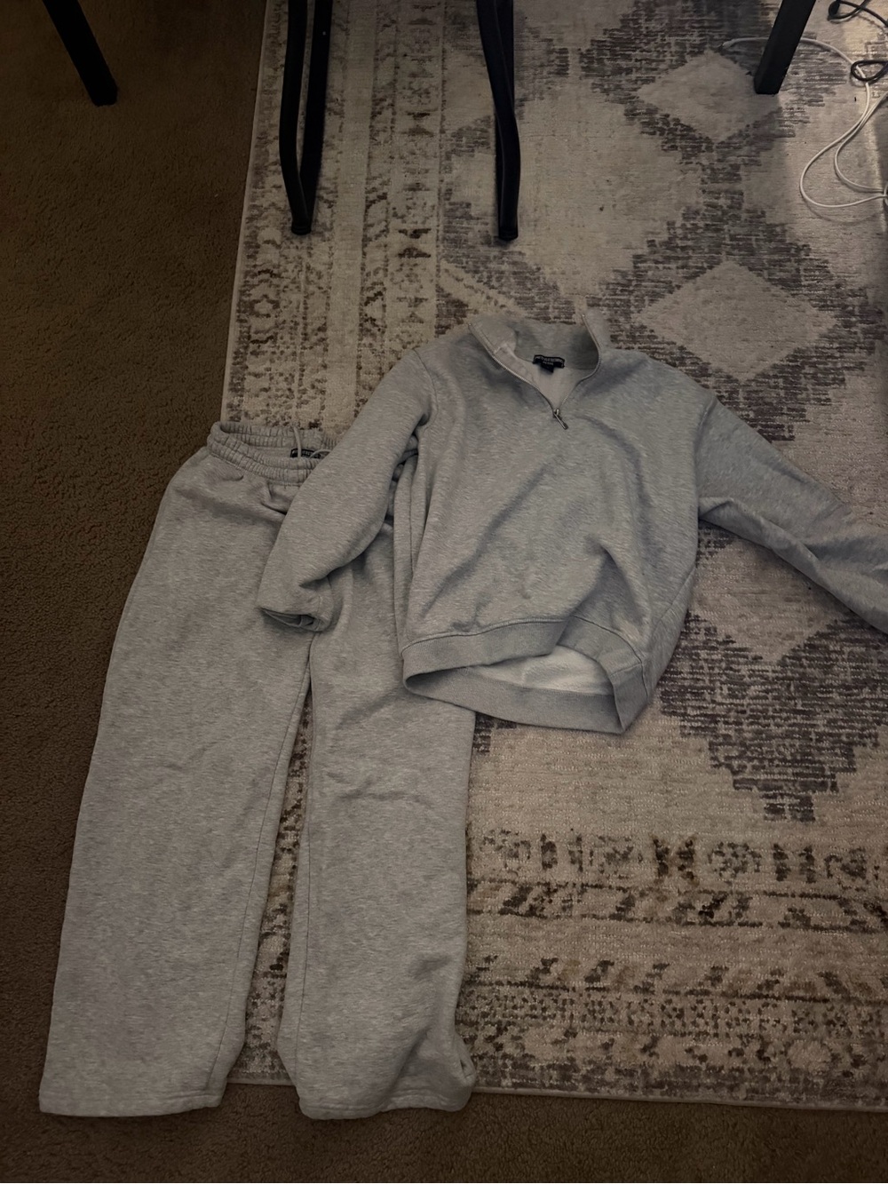 Pretty Little Thing Sweat Suit set